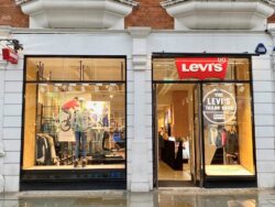 LEVI’S